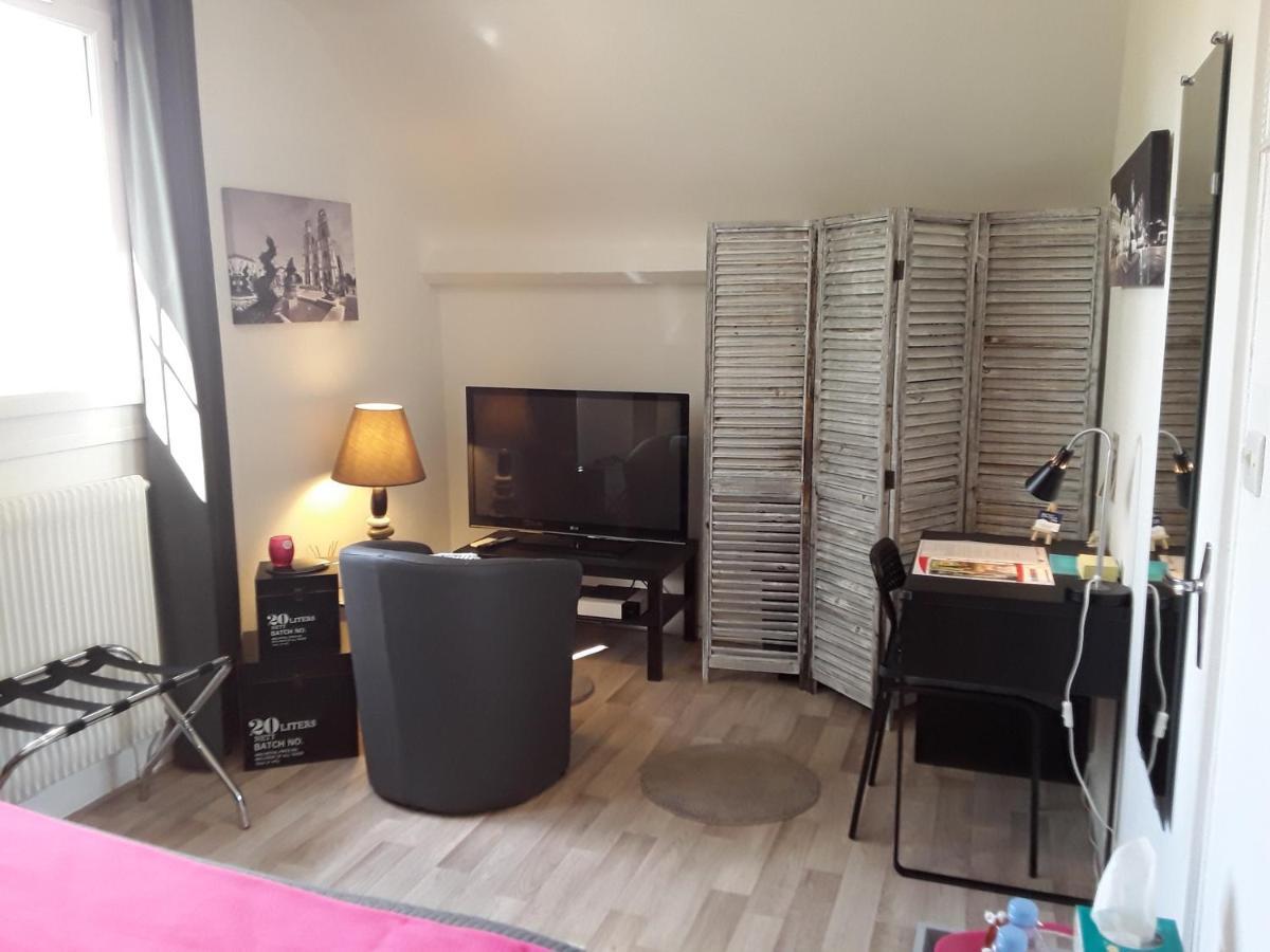 Clos Du Bourg Bed & Breakfast Saint-Cyr-en-Val Dış mekan fotoğraf